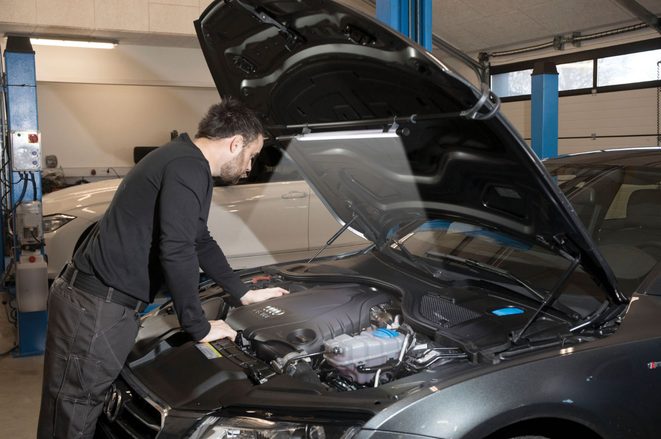 Телескопическая светодиодная лампа Scangrip Line Light Bonnet C+R на аккумуляторе(Скангрип Лайн Лайт Боннет Ц+Р) Телескопическая светодиодная лампа Scangrip Line Light Bonnet C+R на аккумуляторе(Скангрип Лайн Лайт Боннет Ц+Р)